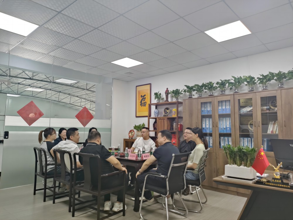  玉樹(shù)飯?zhí)妙I(lǐng)導(dǎo)帶隊(duì)參觀考察廣州市福禧農(nóng)業(yè)發(fā)展佛山分公司食材供應(yīng)基地